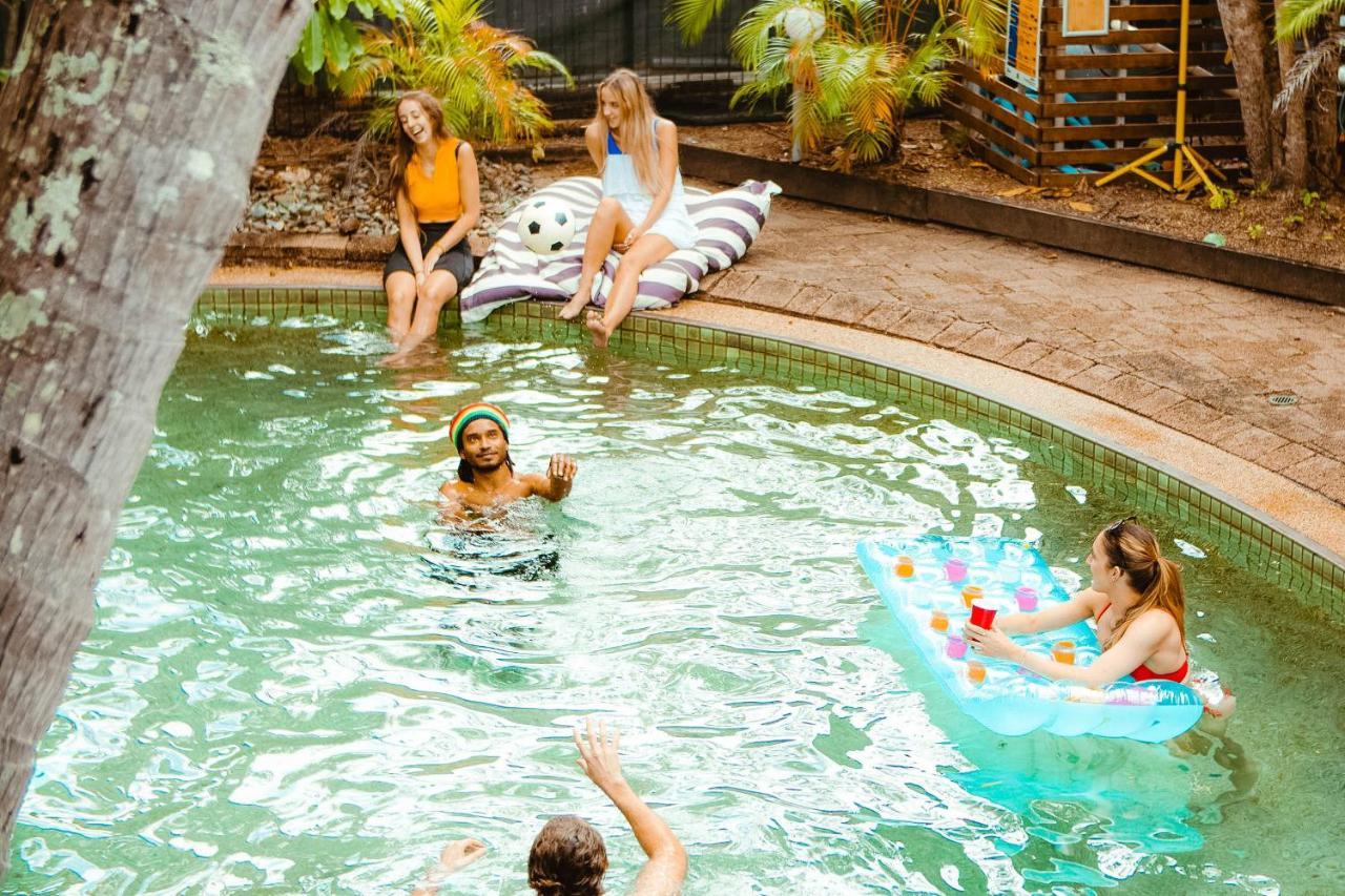 Mad Monkey Village Cairns Luaran gambar