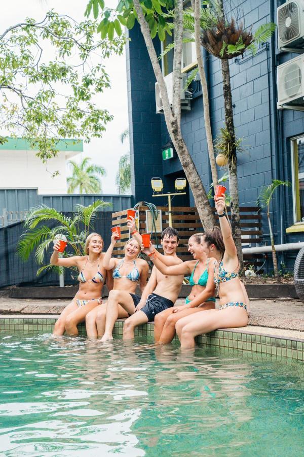 Mad Monkey Village Cairns Luaran gambar