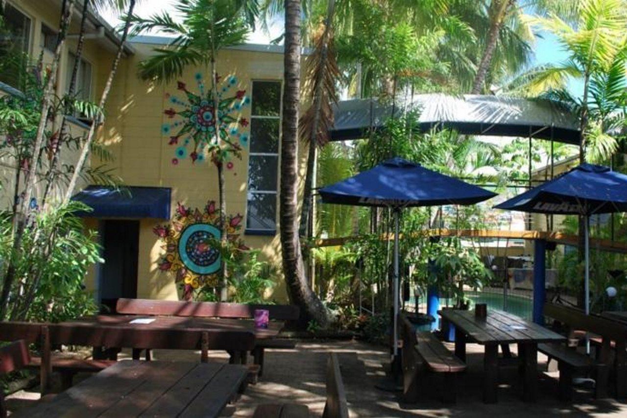 Mad Monkey Village Cairns Luaran gambar
