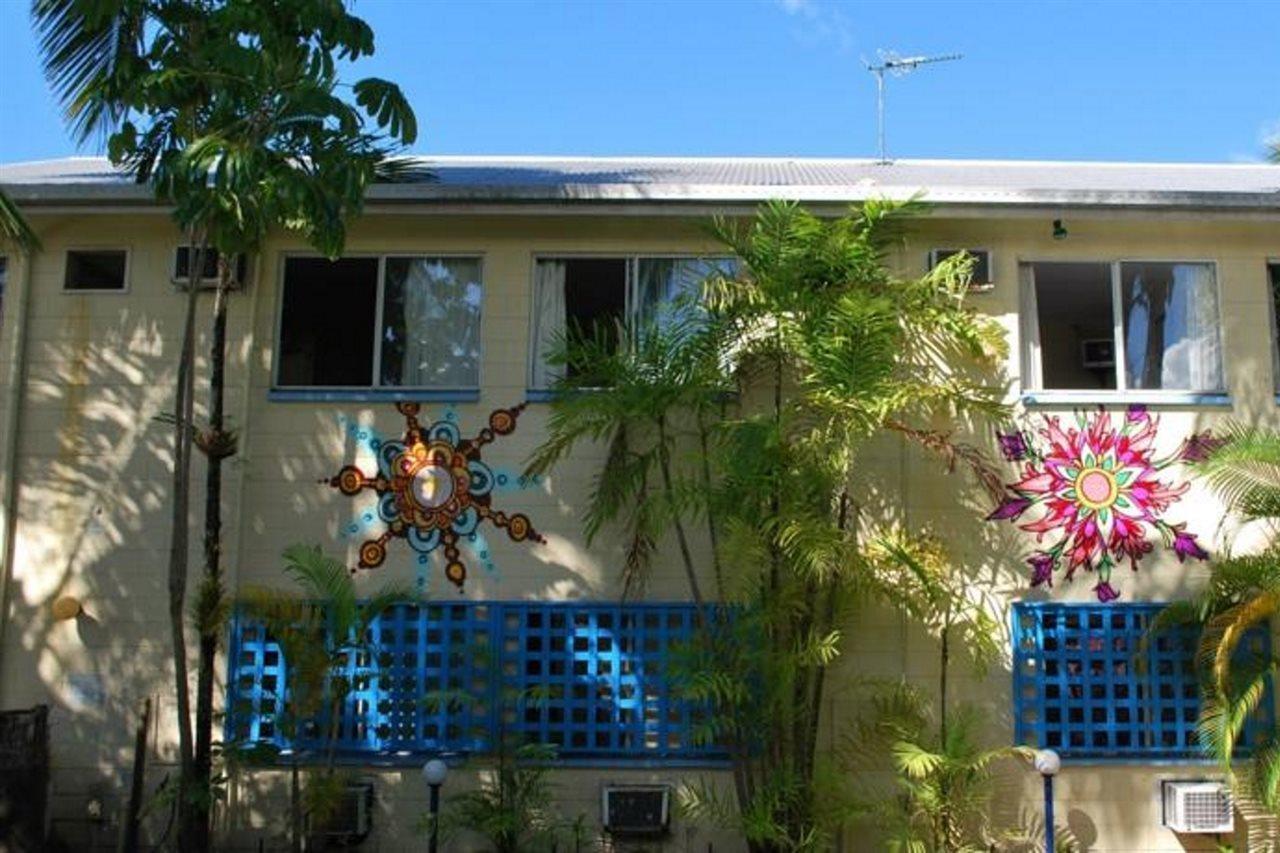 Mad Monkey Village Cairns Luaran gambar