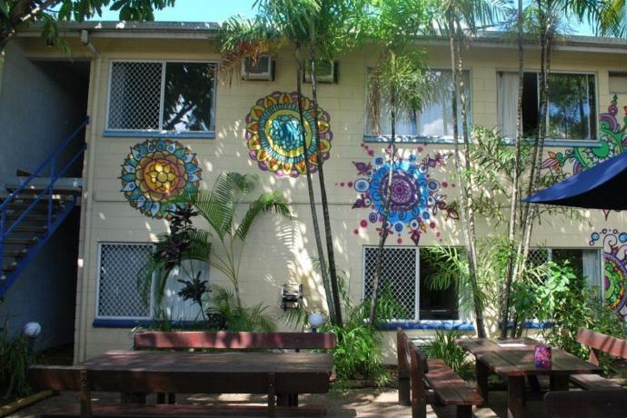 Mad Monkey Village Cairns Luaran gambar