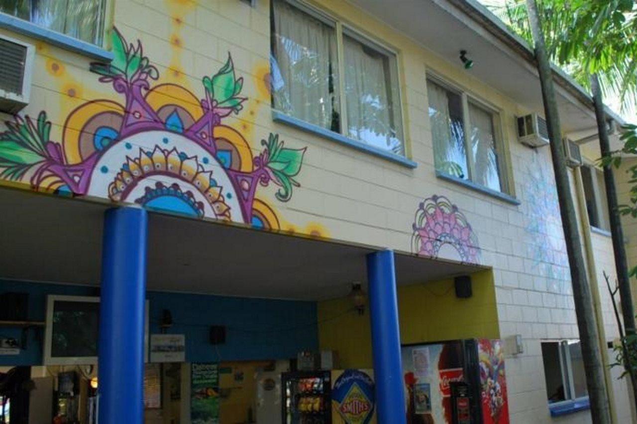Mad Monkey Village Cairns Luaran gambar