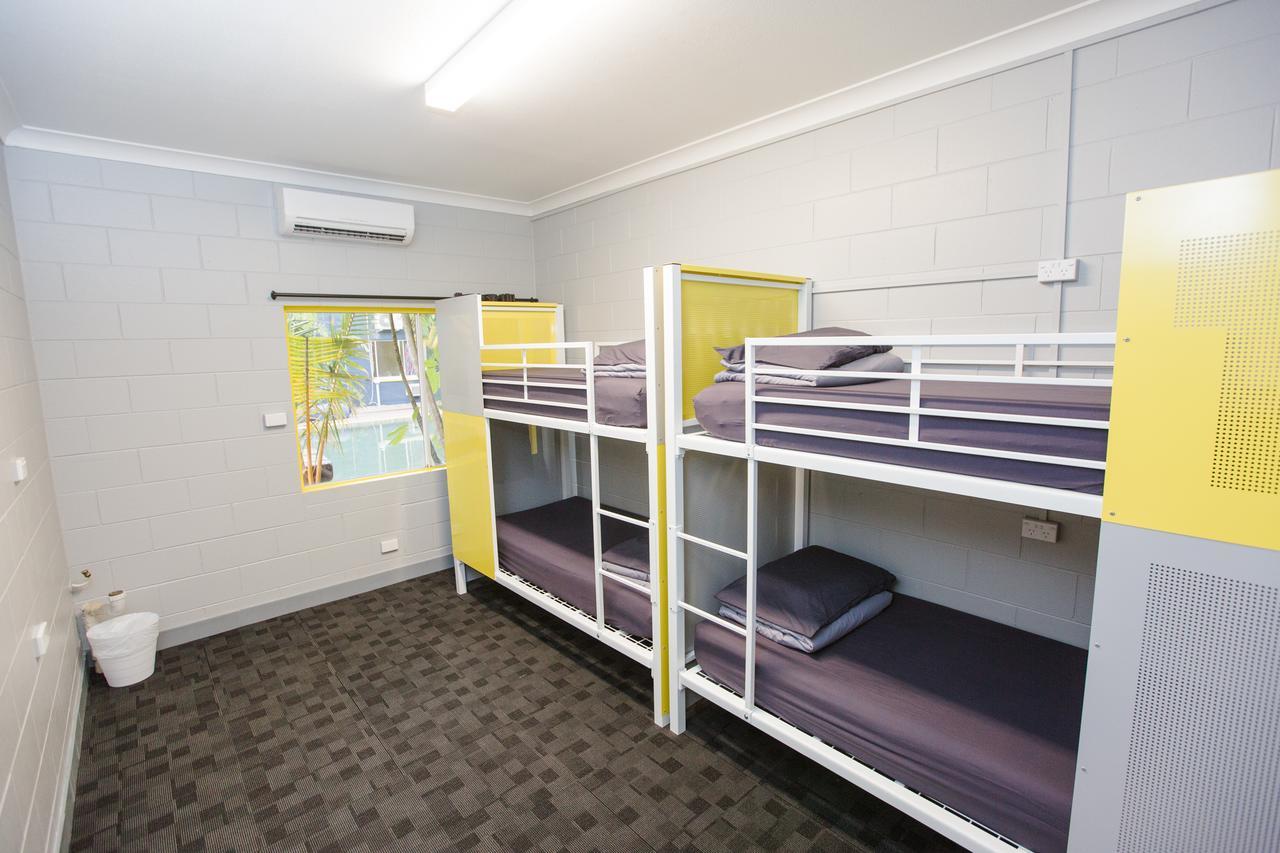 Mad Monkey Village Cairns Luaran gambar
