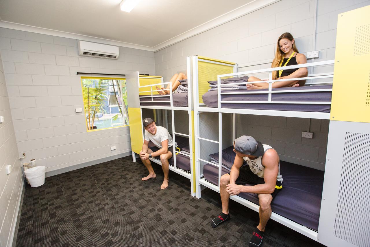 Mad Monkey Village Cairns Luaran gambar