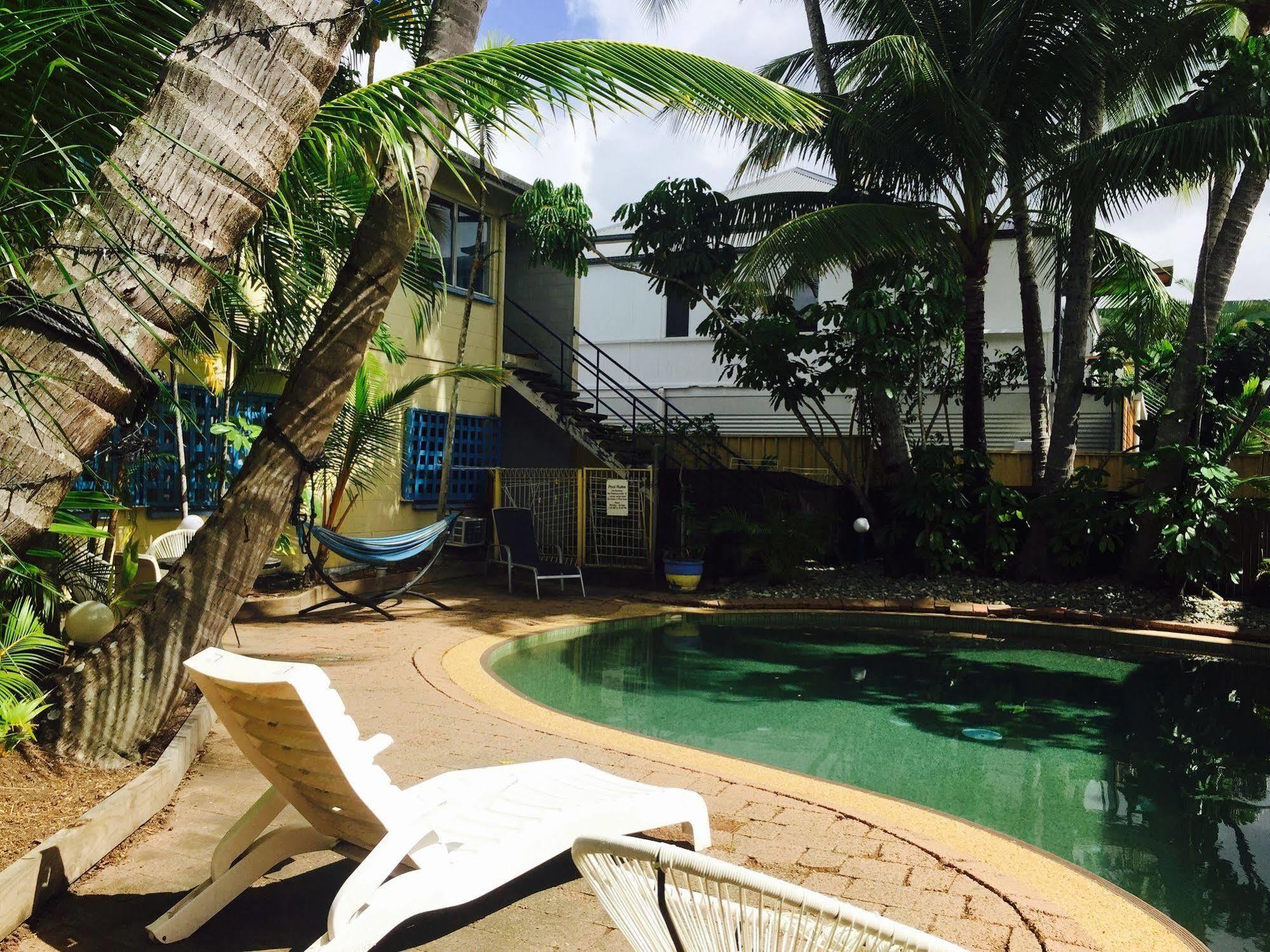 Mad Monkey Village Cairns Luaran gambar