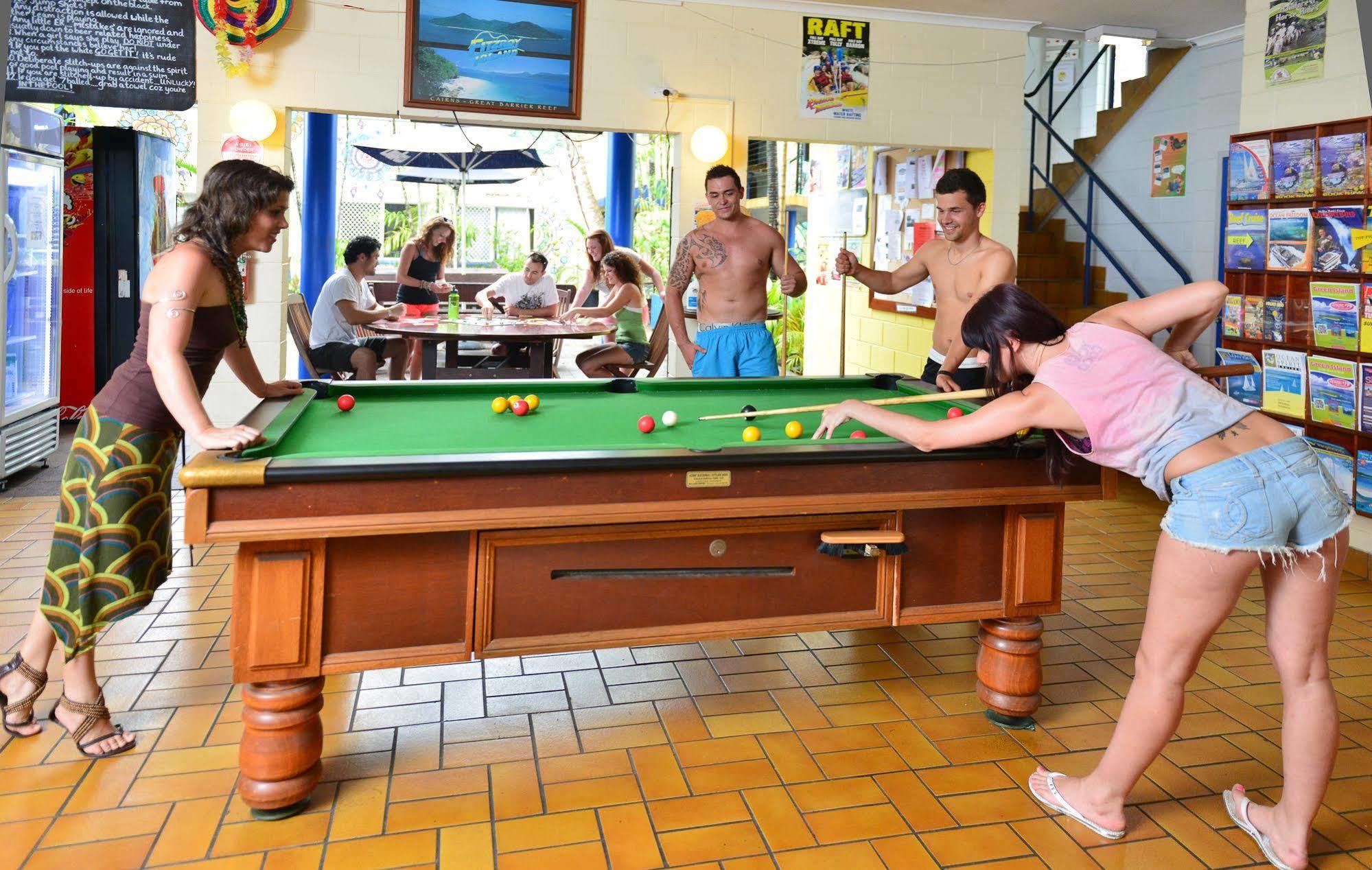 Mad Monkey Village Cairns Luaran gambar