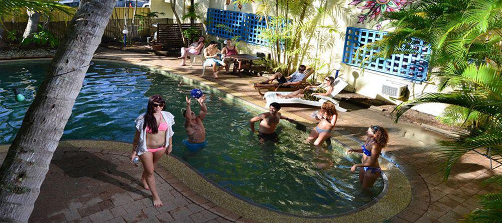 Mad Monkey Village Cairns Luaran gambar